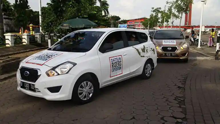 Berita - Mobil LCGC Dilarang Jadi Taksi Online Mulai Oktober Ini