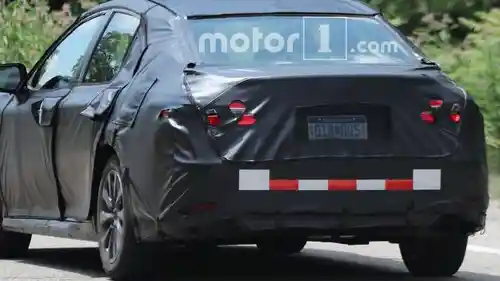 Foto - SPY SHOT: Toyota Camry 2017, Kemungkinan Bermesin 2.0 Turbo