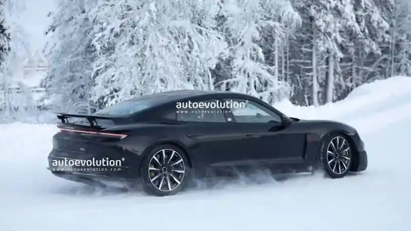 Berita - Hadang Tesla S Placid dan Lucid Air Sapphire, Porsche Siap Taycan Berdaya 1.000 hp 