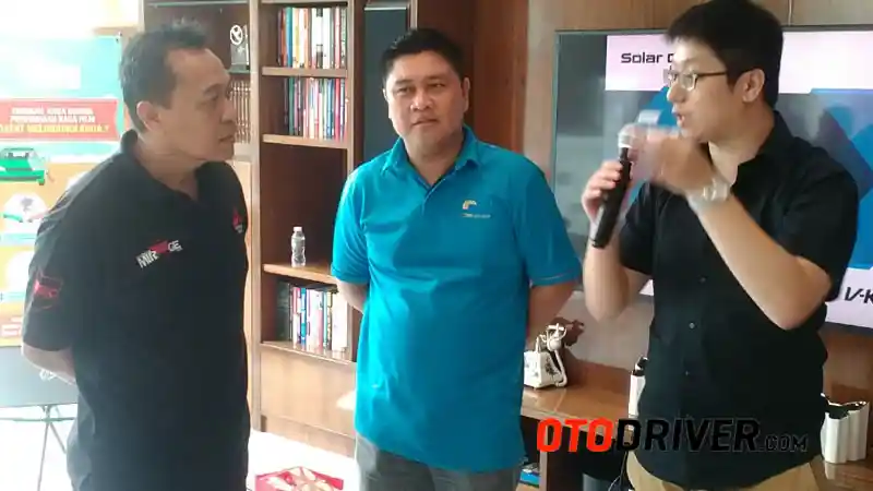 Foto - Indonesia Mirage Club dan V-Kool Bikin Workshop Kaca Film 