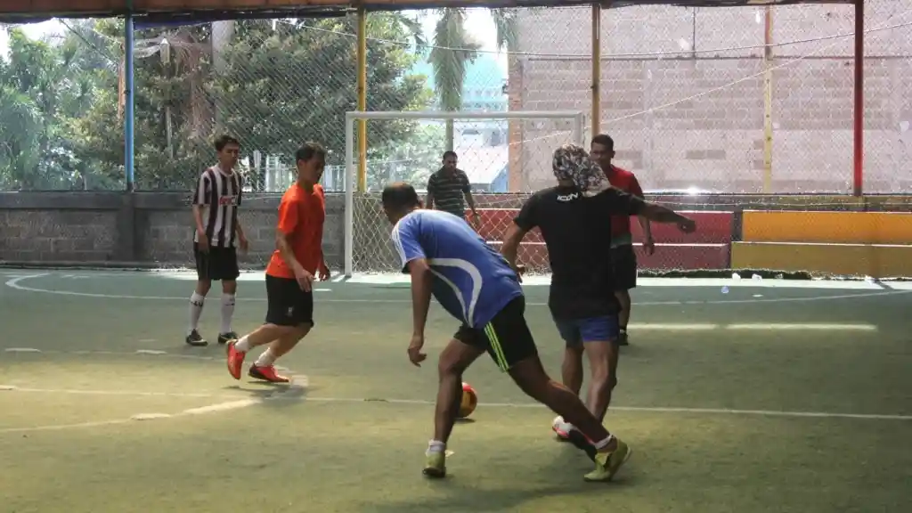 Foto - Toyota Sienta Community Indonesia Adu Futsal Dengan Camry Owner Demi Silaturahmi