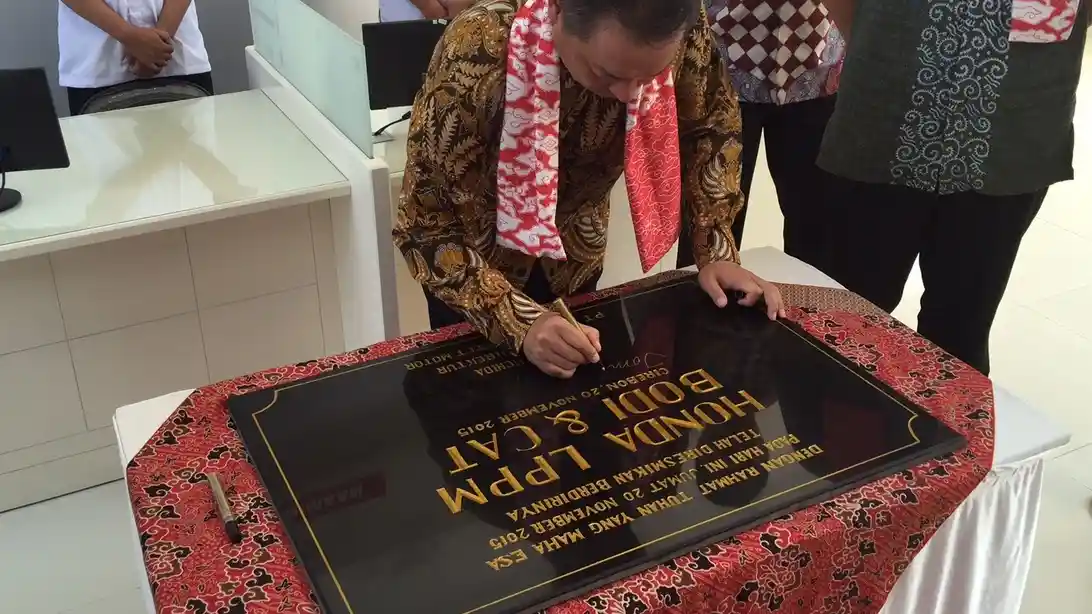 Foto - Honda Tambah Fasilitas Cat Dan Reparasi Bodi Di Cirebon