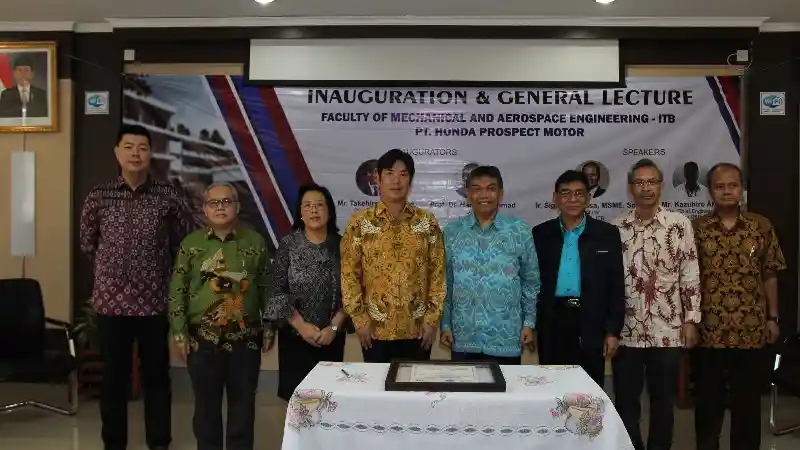 Foto - Honda Bangun Laboratorium di ITB Untuk Transfer Teknologi