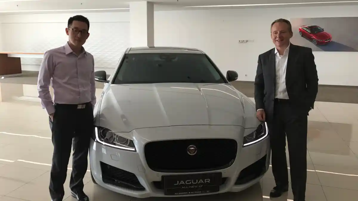 Foto - Jaguar Indonesia Luncurkan Edisi Khusus New XF 'Black Jack'