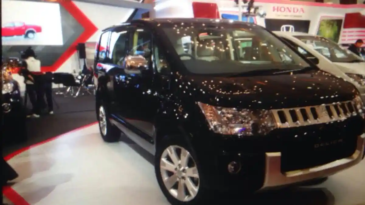Berita - JAS 2015: Mitsubishi Delica Royal, Tampil Lebih Mewah
