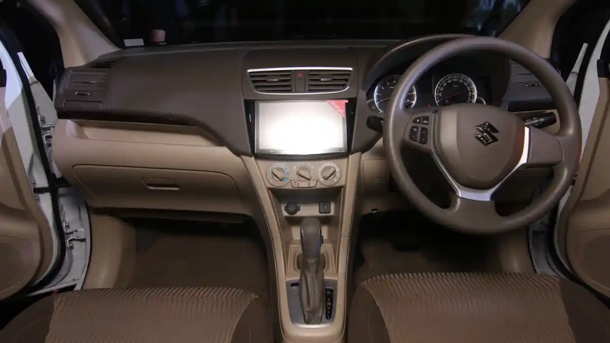 Foto - Inilah Perbedaan Suzuki New Ertiga Dreza