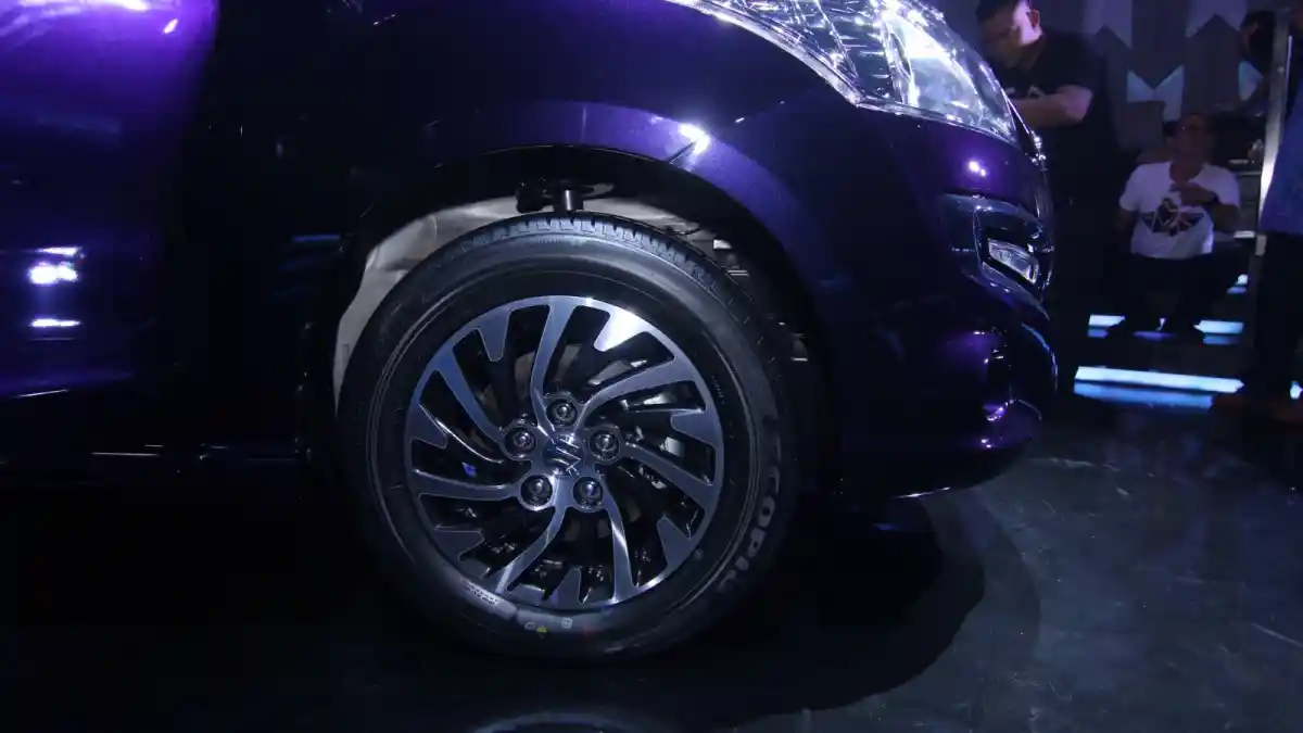 Foto - Inilah Perbedaan Suzuki New Ertiga Dreza