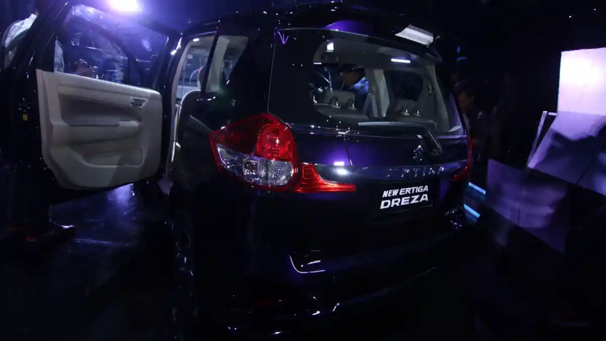 Foto - Inilah Perbedaan Suzuki New Ertiga Dreza
