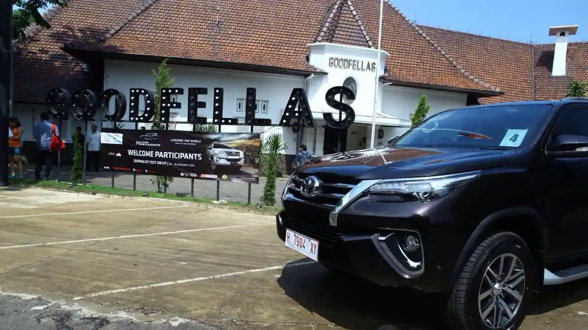 Foto - FIRST DRIVE: All New Fortuner 2.4 VRZ VS Tipe Lama 2.5G TRD Sportivo