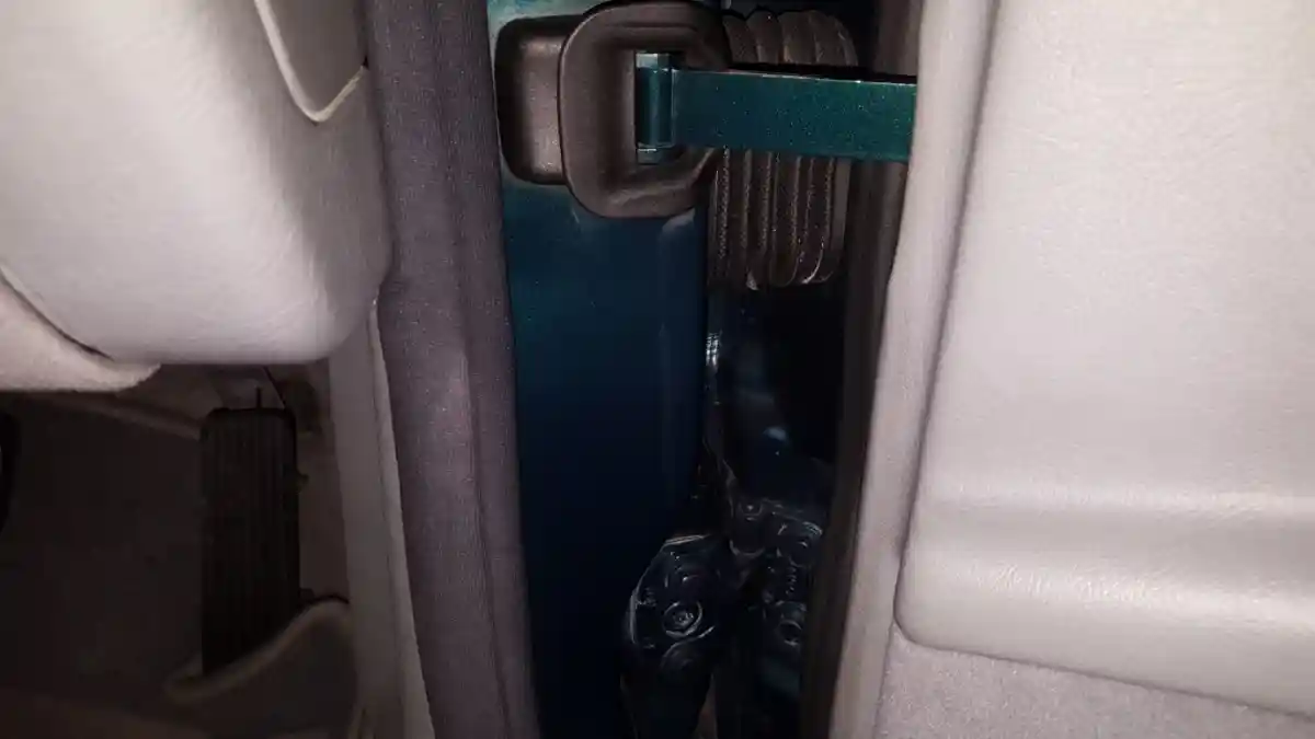 Foto - Ada Bagian Mobil yang Perlu Disemprot Cairan ini Sebelum Mudik