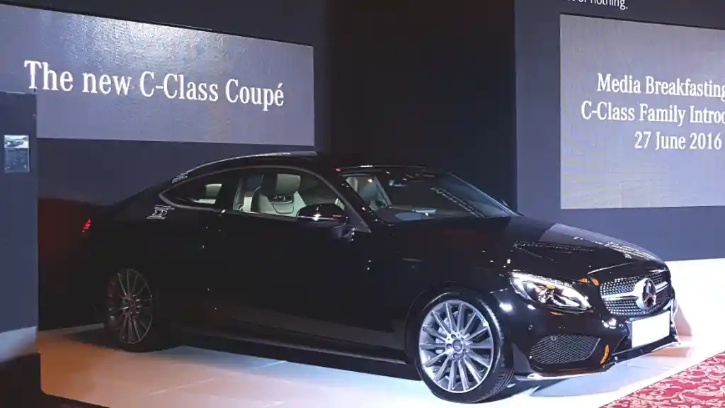 Foto - Mercedes-Benz Indonesia Luncurkan C-Class Coupe Dan Estate, Harga Kisaran Rp 1 M