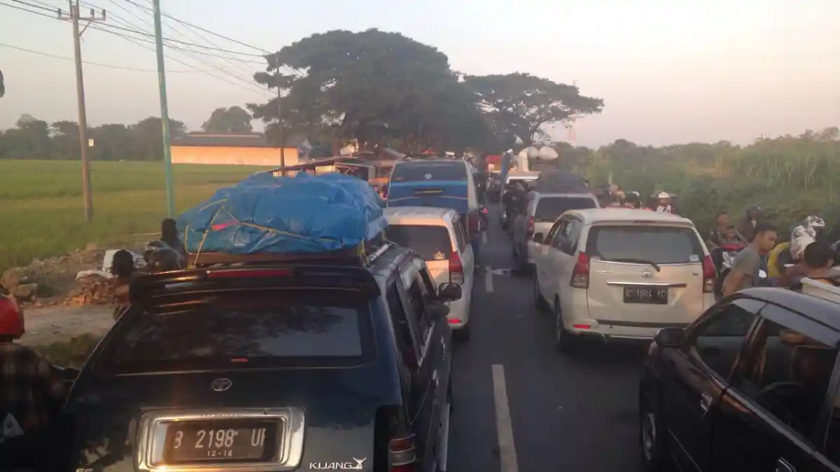 Tips - Inilah 7 Kerugian Membawa Barang di Atap Mobil 