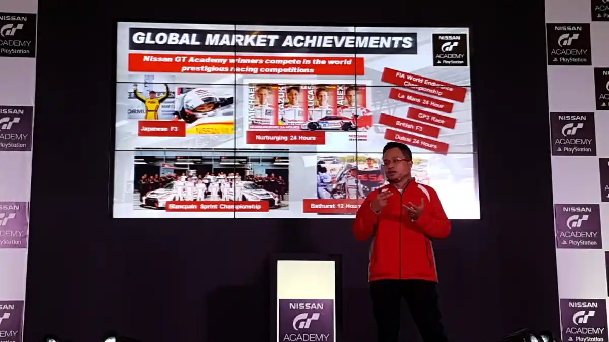 Foto - Nissan Cari Gamer Untuk Dijadikan Pembalap Sungguhan