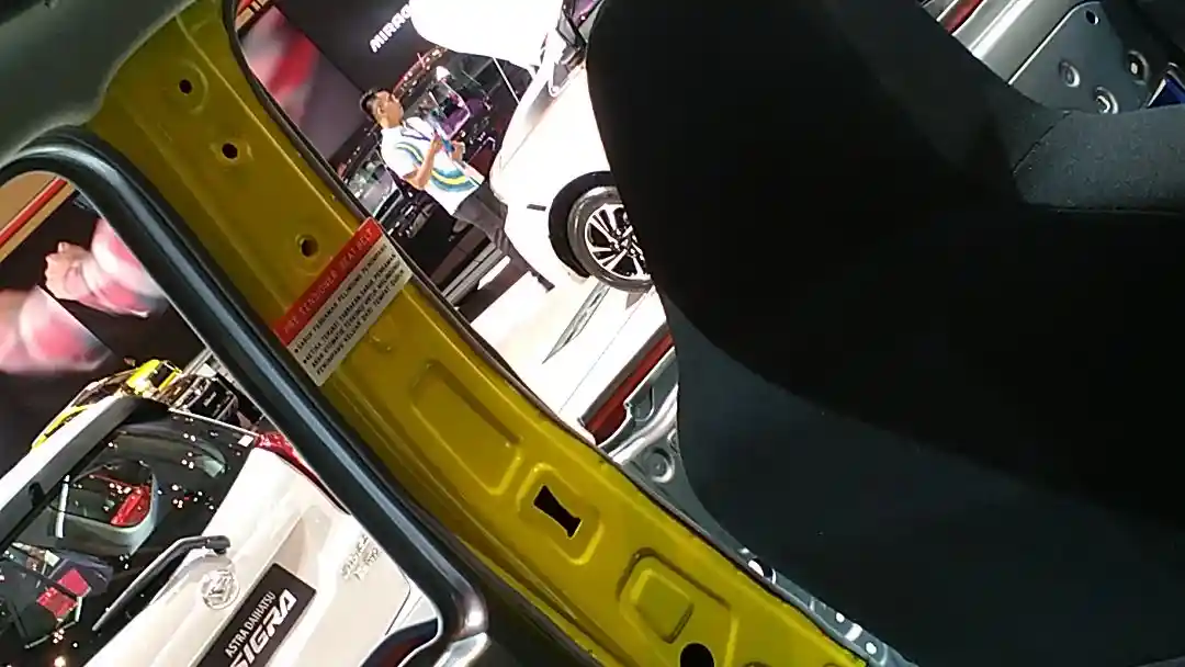 Foto - Daihatsu Sigra Tabrakan Atau Terguling? Ini Fitur Pengaman Yang Ada