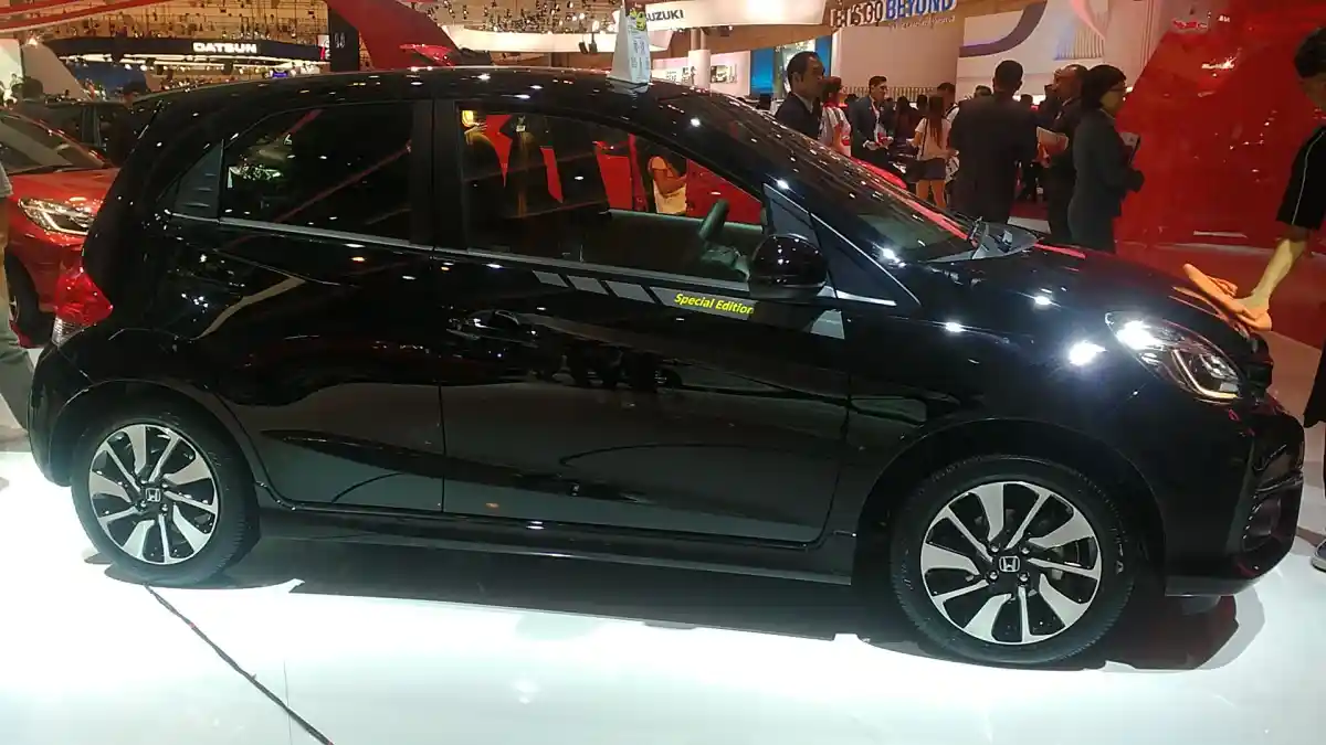 Berita - Honda Brio RS Special Edition Hanya Dijual Di GIIAS 2016. Ini Bedanya
