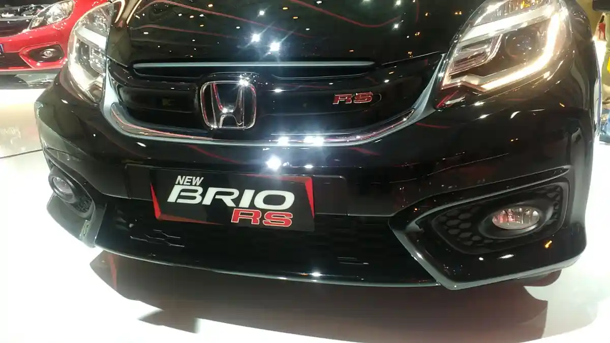 Foto - Honda Brio RS Special Edition Hanya Dijual Di GIIAS 2016. Ini Bedanya