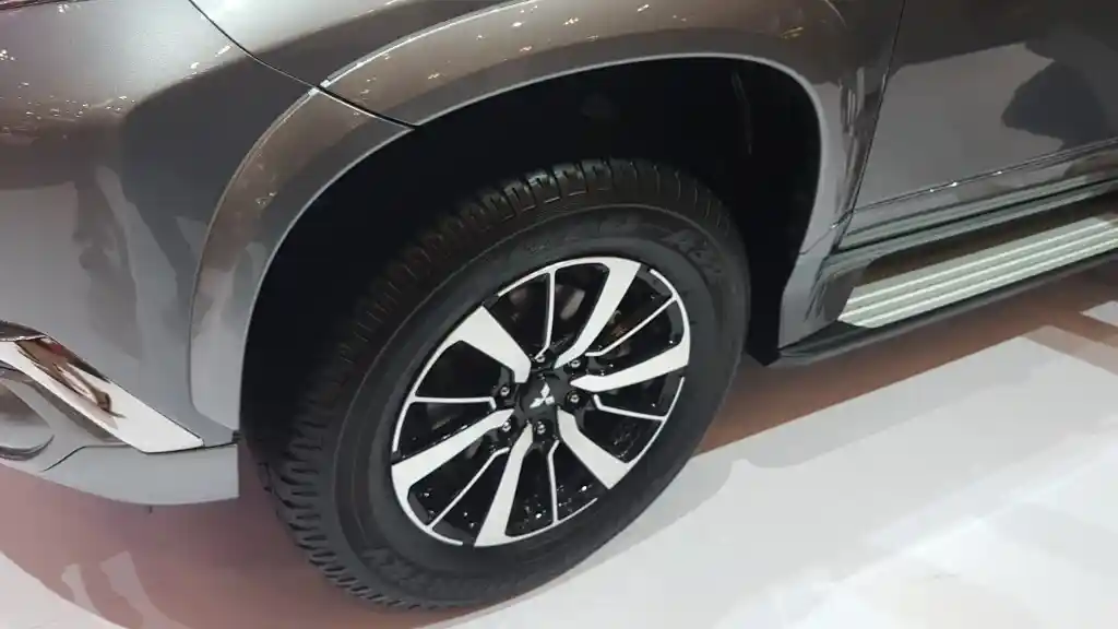 Foto - GIIAS 2016: Mitsubishi Hadirkan All New Pajero Sport Limited Edition