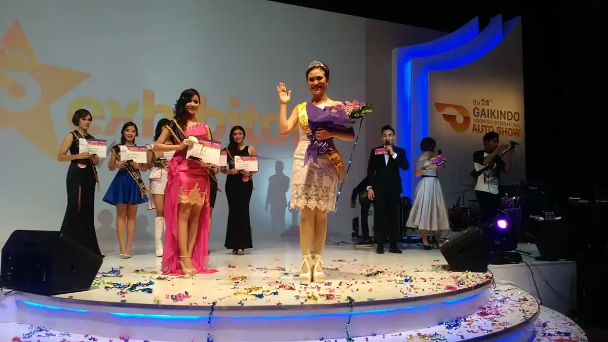 Foto - GALERI FOTO: Aksi SPG Dan Miss Auto Show GIIAS 2016 (36 Foto)