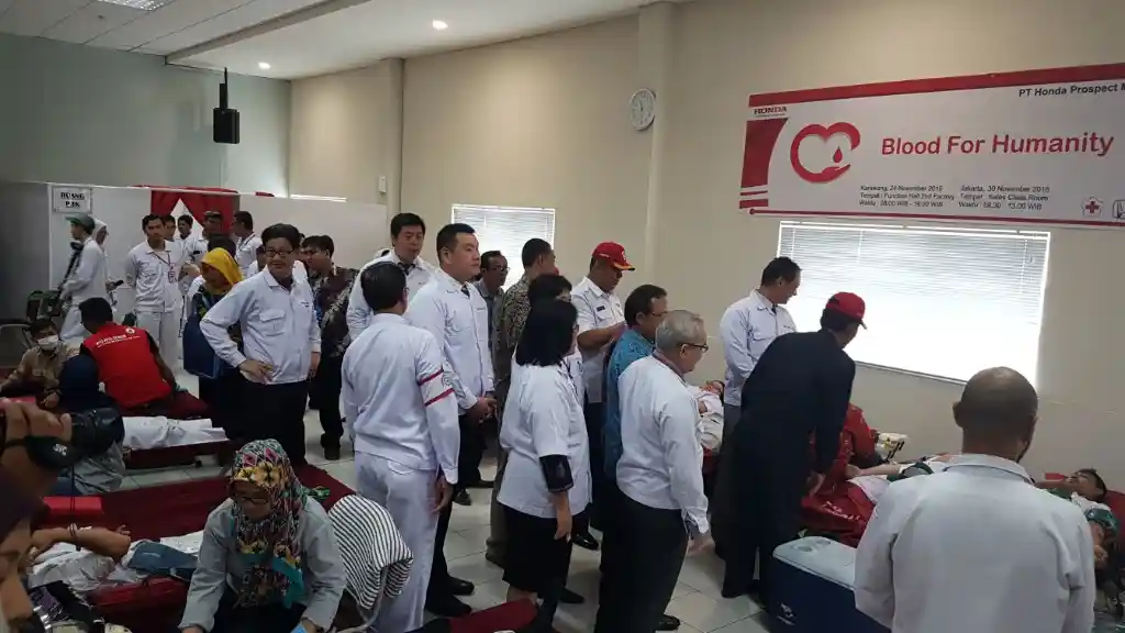 Foto - Honda Prospect Motor Bantu Kesejahteraan Warga Karawang Dengan Kegiatan Sosial 