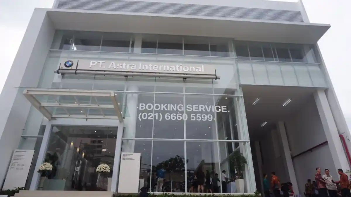 Berita - BMW Buka Dealer Baru di Jakarta Utara, RP 25 Juta Bisa Bawa Pulang BMW