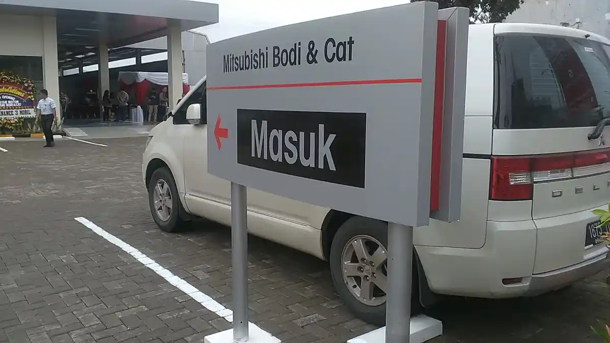 Foto - Populasi Mitsubishi Xpander Akan Membludak, Bengkel Bodi Ditambah Terus