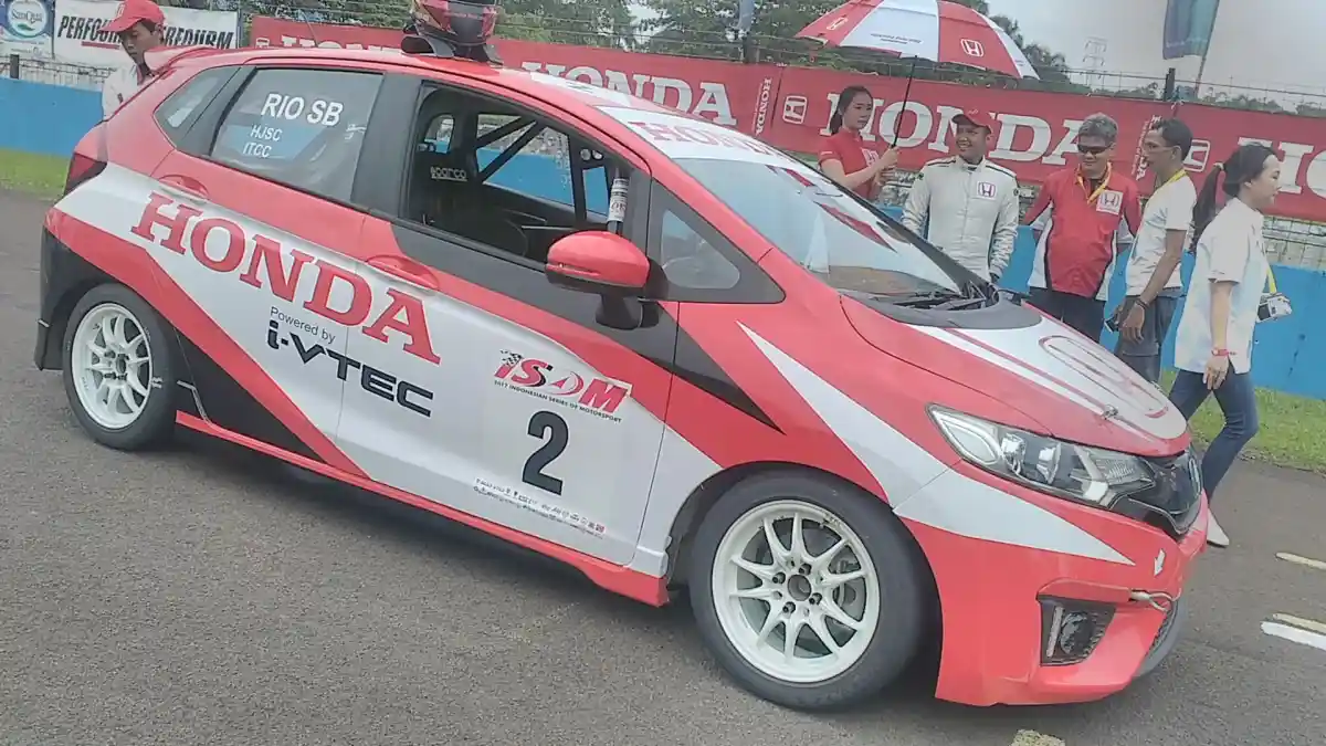 Foto - Honda Indonesia Lanjutkan Tradisi Balap Di 2017, Tapi Belum Untuk Civic Turbo 