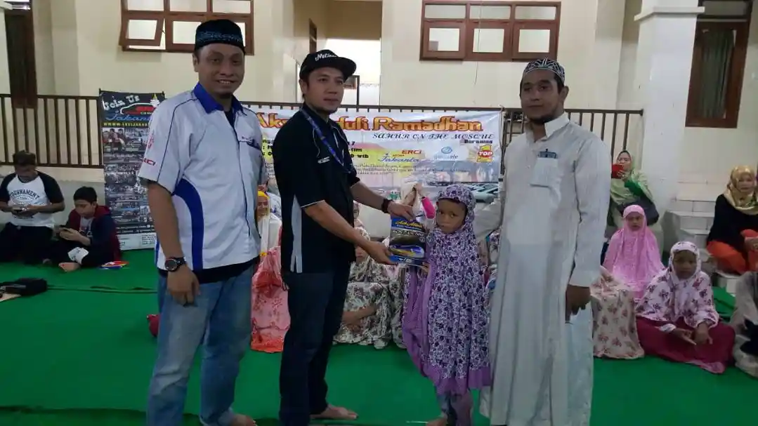 Berita - Ertiga Club Indonesia Jakarta Tebar Kebahagiaan Dengan Sahur di Panti Asuhan