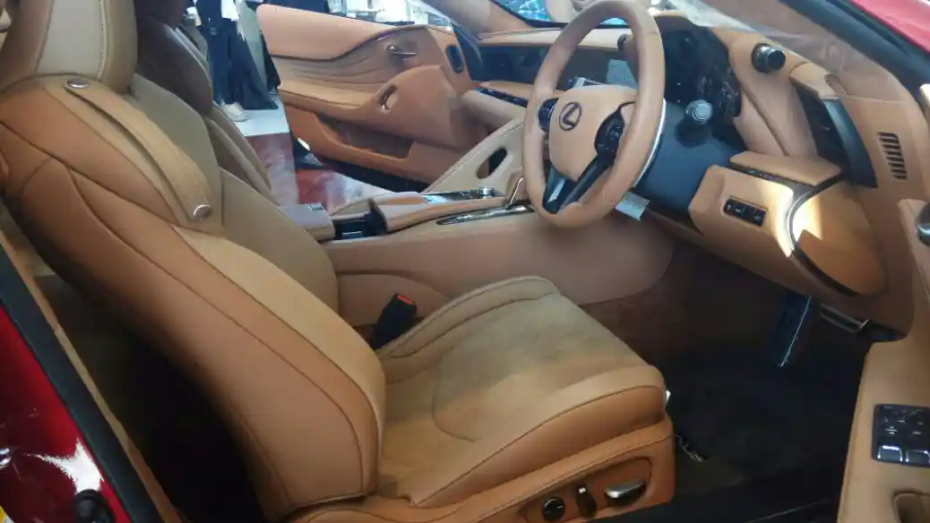 Foto - Lexus LC 500 Bermesin 5.000 CC Mengaspal di Indonesia, Sentuh 470 DK