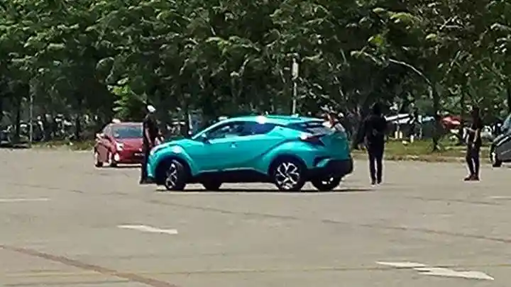 Berita - SPY SHOT: Toyota C-HR Sedang Loading GIIAS 2017