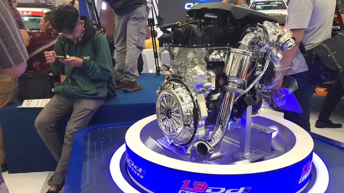 Berita - GIIAS 2017: Isuzu Pisah Dengan Komersial, Pamer Mesin 1.900 CC