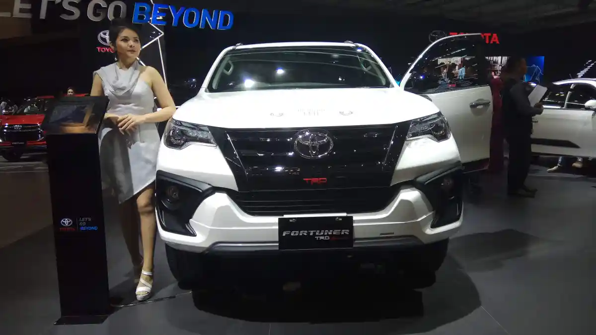 Berita - Apa Bedanya Toyota Fortuner VRZ Maupun SRZ Dengan Varian TRD Sportivo?