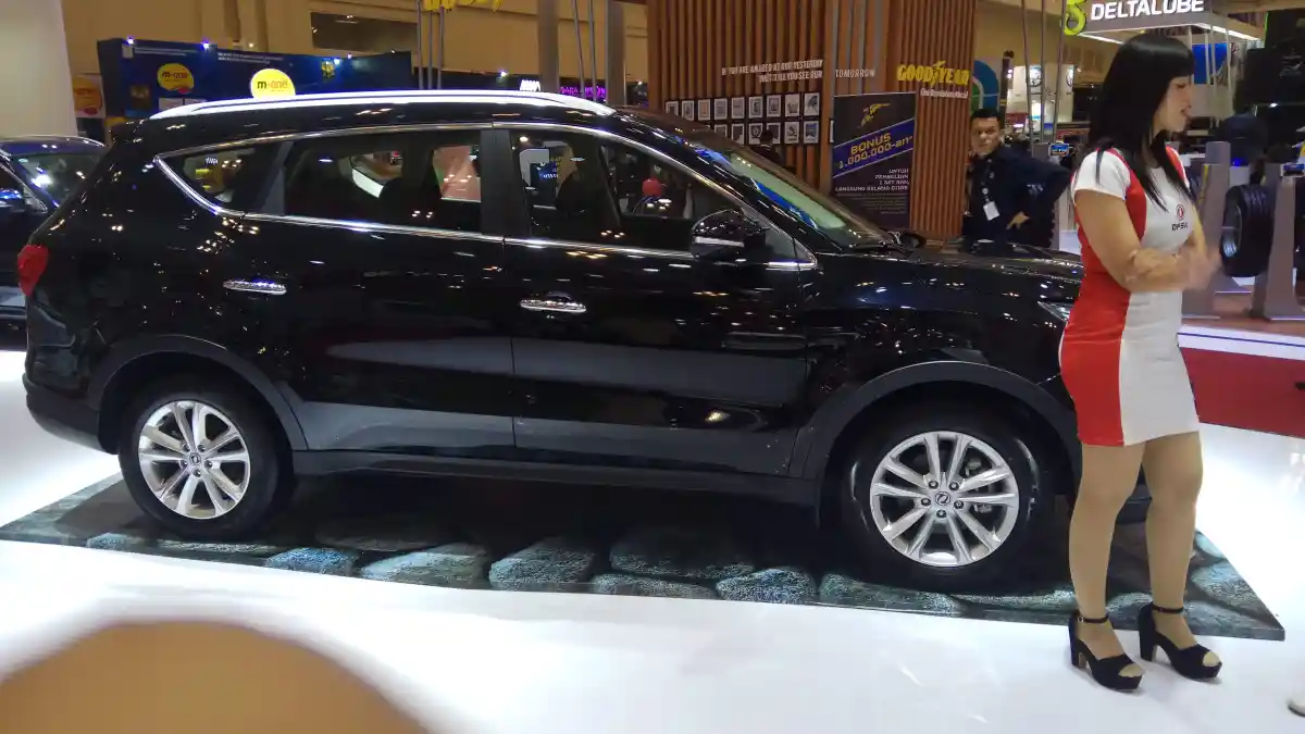 Foto - DFSK Glory Pakai Mesin 1.500 cc Turbo dan 1.800 CC, Calon Musuh SUV Jepang?