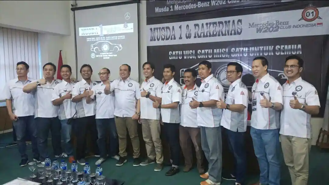 Foto - Mercedes-Benz W 202 Club Indonesia Region Jakarta Miliki Chief Baru