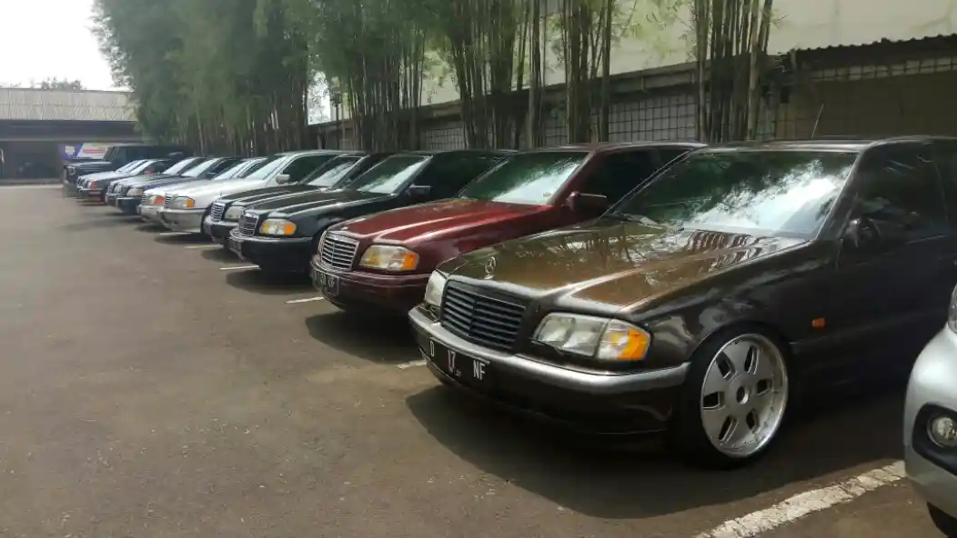 Foto - Mercedes-Benz W 202 Club Indonesia Region Jakarta Miliki Chief Baru