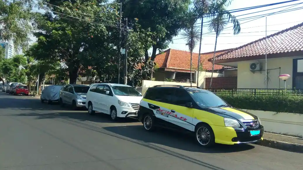 Foto - Mobil Diderek Dishub? Begini Cara Mengambilnya 