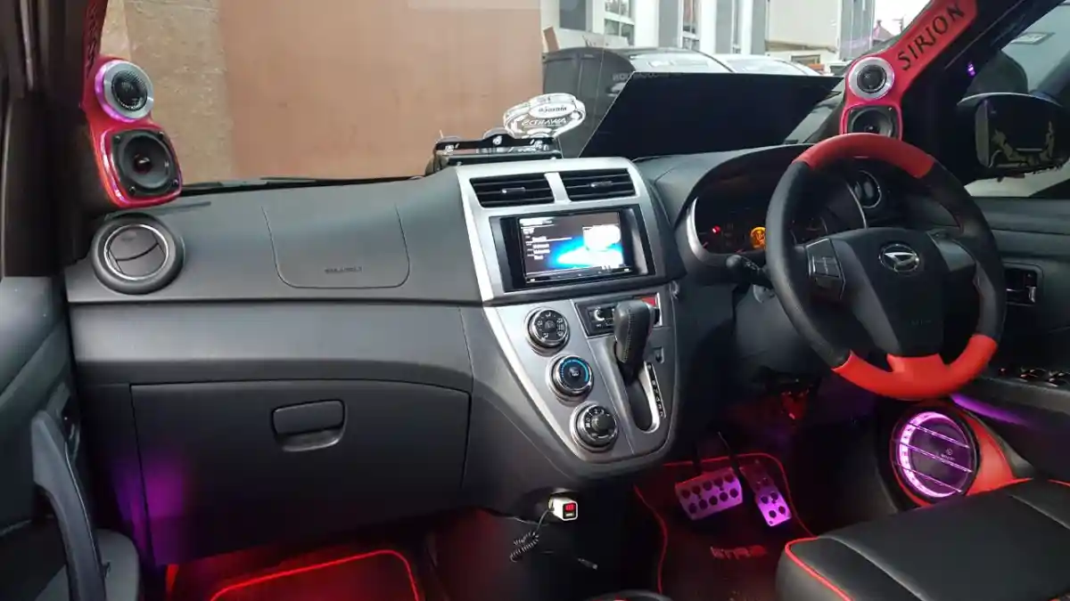 Foto - Interior Daihatsu Sirion Ini Raih Apresiasi Tertinggi Dalam IAM MBtech Semarang