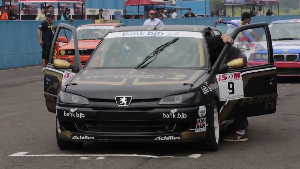 Foto - Berbagai Mobil Merek Perancis Kumpul Akhir September di Jakarta