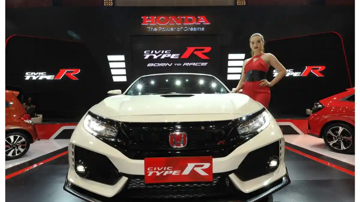 Berita - GIIAS Surabaya 2017: Honda Civic Type R Dijual RP 1 Miliar Lebih