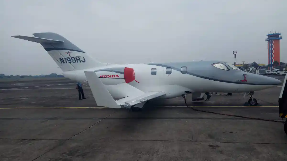 Foto - Bos Besar Toyota Isaratkan Lexus Akan Bikin Pesawat Terbang