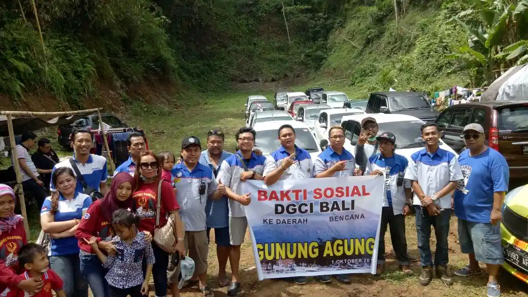 Berita - Datsun Go Community Indonesia Ulurkan Bantuan ke Bencana Erupsi Gunung Agung