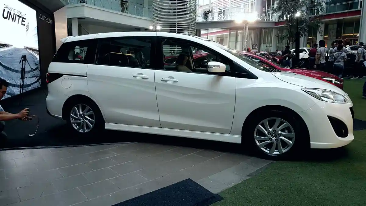 Foto - Mazda5 Cuma Berumur Singkat di Indonesia. Apa Alasannya?