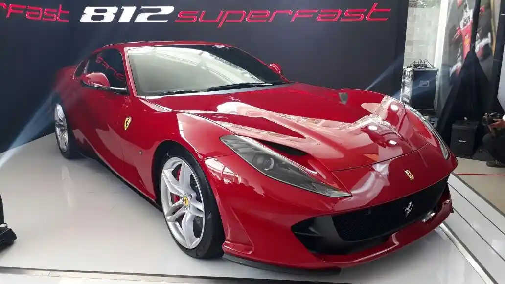 Berita - Beli Ferrari 812 Superfast Sekarang, Kapan Didapatnya?