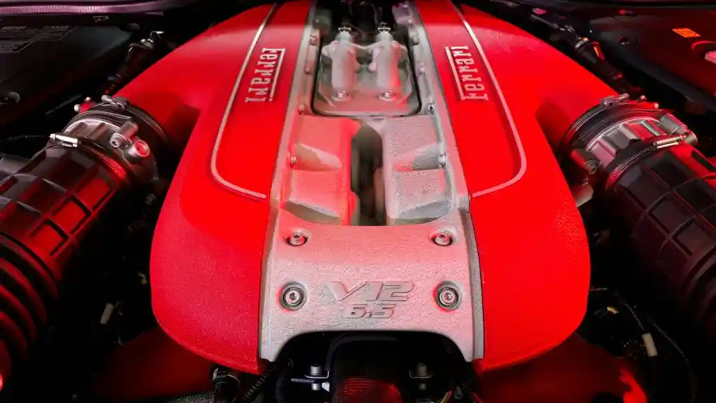 Foto - Ferrari 812 Superfast Resmi Meluncur, Terkencang Kedua!