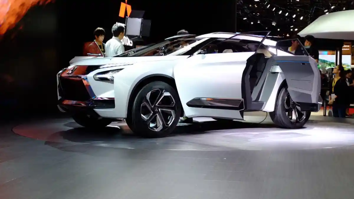 Berita - Tokyo Motor Show 2017: Mitsubishi 'Evo' Lahir Kembali Dalam Wujud SUV!