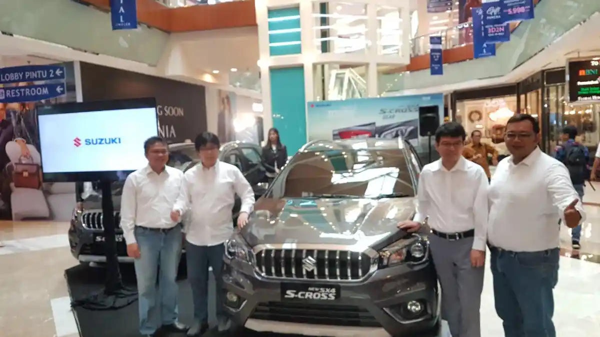 Foto - GALERI FOTO: Suzuki SX4 S-Cross Facelift 2017 (21 Foto)