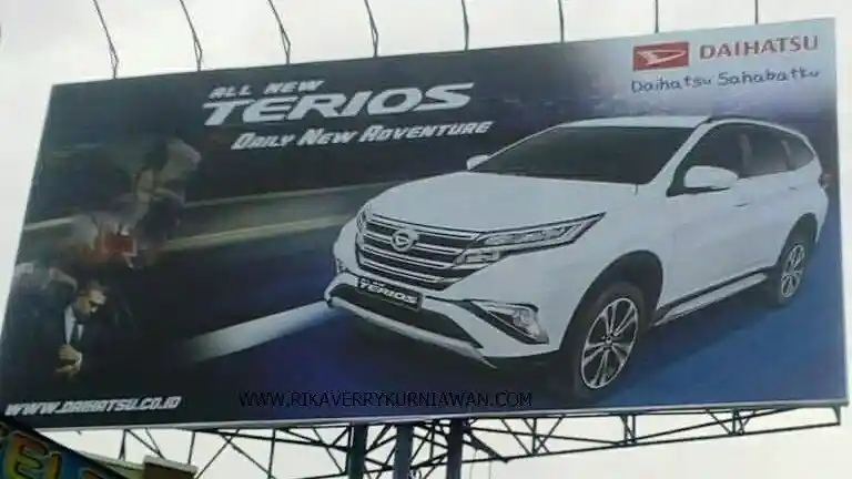 Berita - Wujud Daihatsu Terios Generasi Terbaru Ada di Baliho!