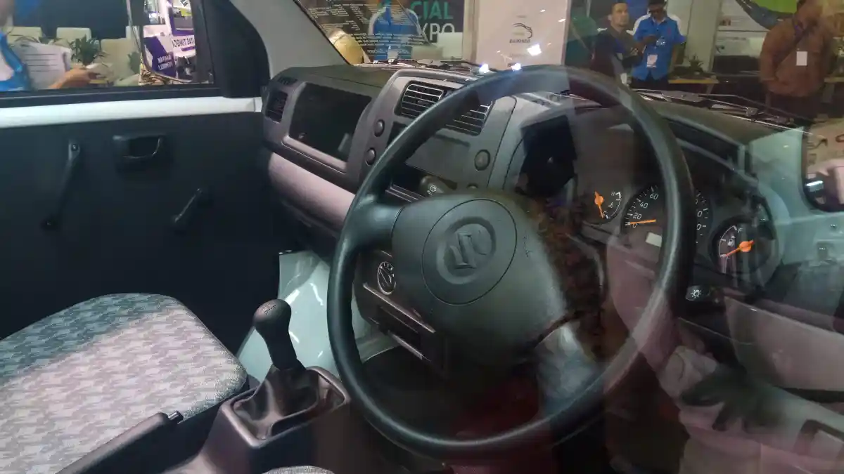 Foto - Suzuki Mega Carry Dapatkan Facelift, Ganti Sticker