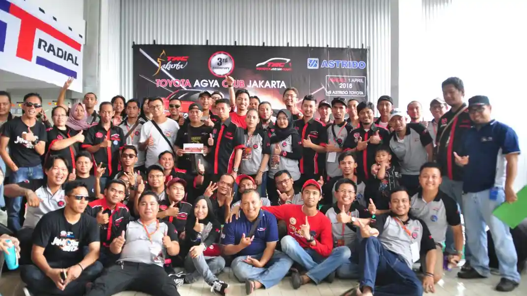 Berita - Toyota Agya Club Jakarta Rayakan Ulang Tahun Dengan Bakti Sosial