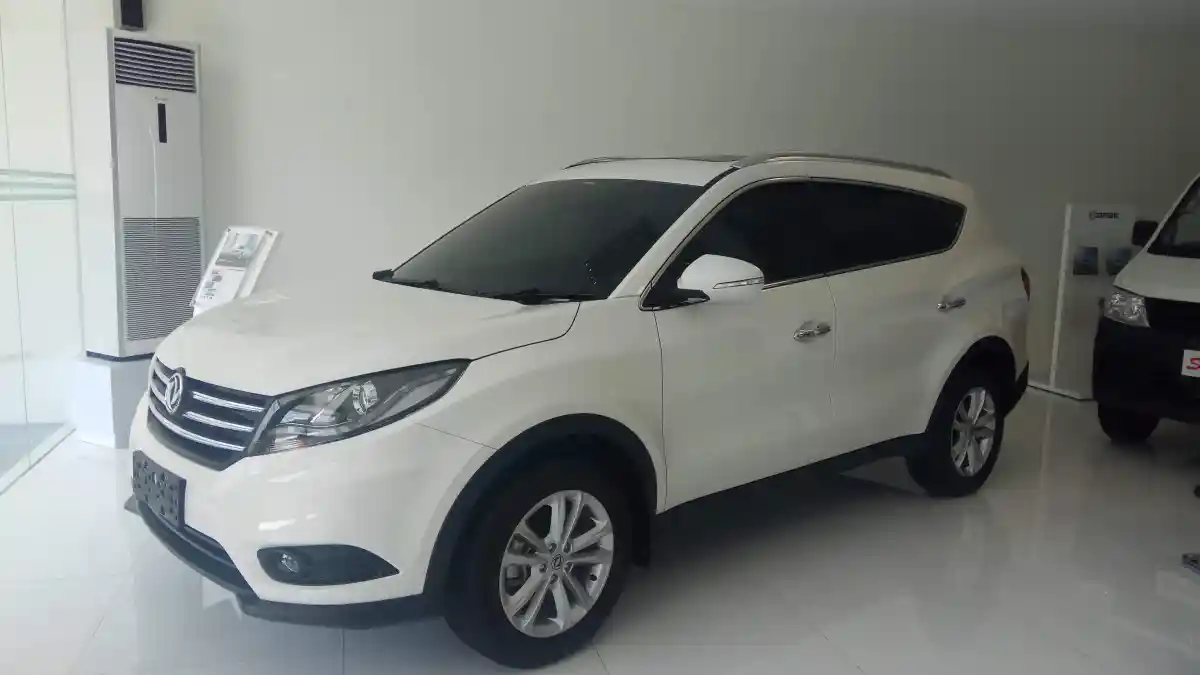 Foto - KILAS BALIK 2018: Lebih Dari 3 Mobil Merek Tiongkok Meluncur