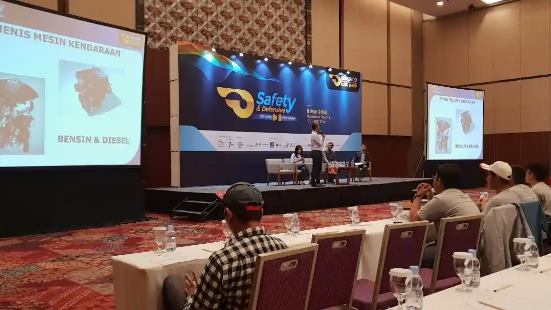 Foto - Menuju GIIAS 2018, Program Safety Driving Sukses Digelar 